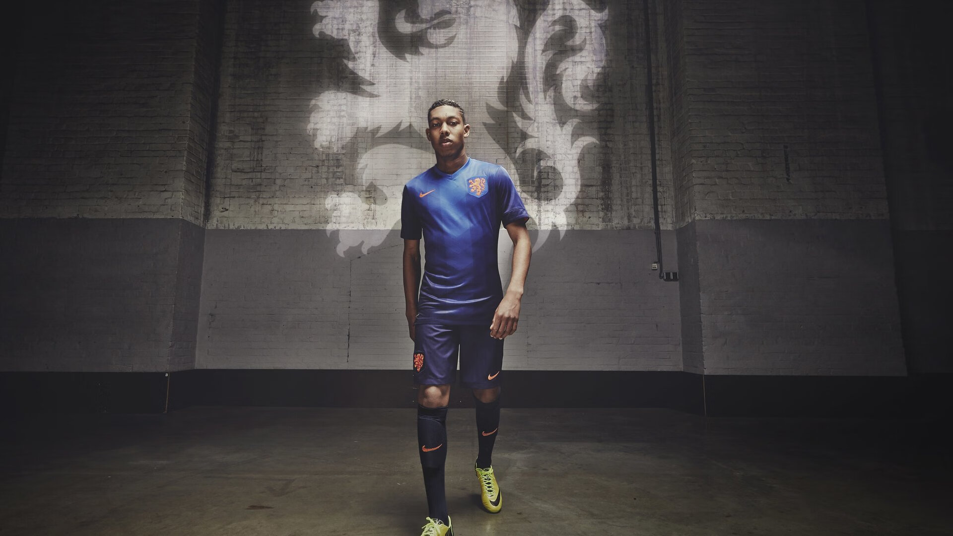 西甲球队通过视觉反应测试强化短距离配合默契度，新视觉体育西甲进球集锦歌曲